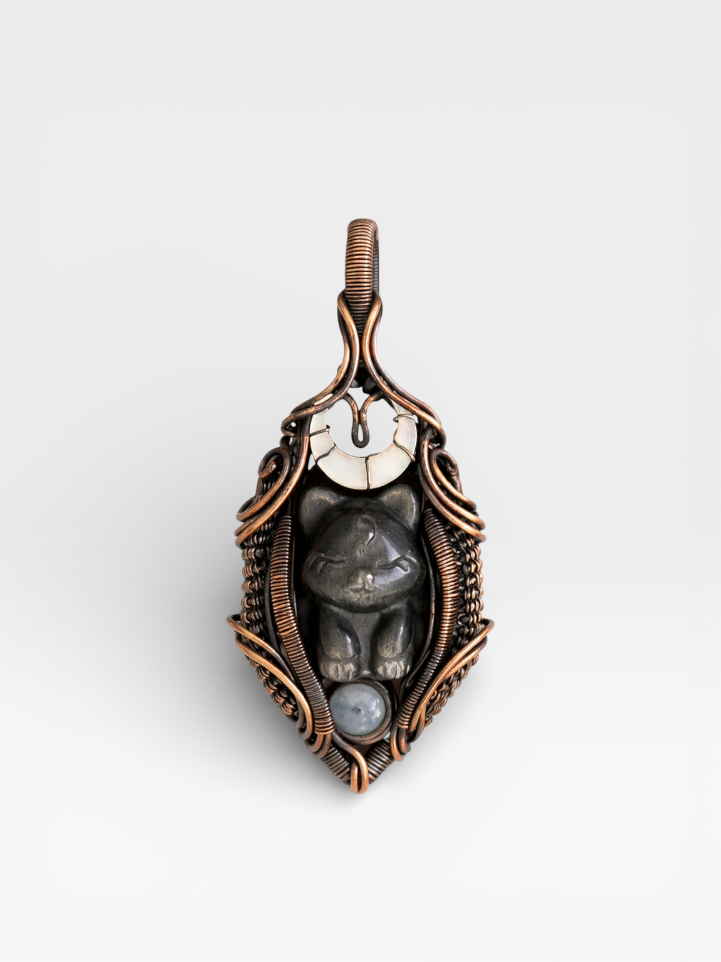 BASTEN-PENDANT NECKLACE