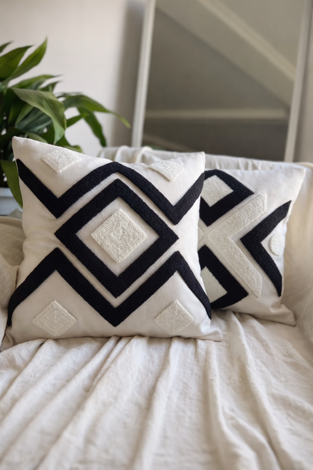 MONOCHROME MAZE