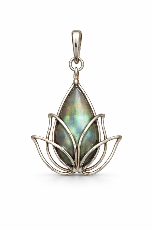 AURELIA-PENDANT NECKLACE